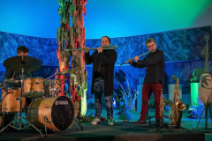 HUBERT ZEMLER, MACIEJ TRIFONIDIS, LESZEK HeFi WIŚNIOWSKI – KONCERT Z CYKLU „MUZYKA SMOKA” 28.02.2020