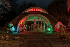 ILUMINACJA BUDYNKU GALERII – KONCERT Z CYKLU „MUZYKA SMOKA”