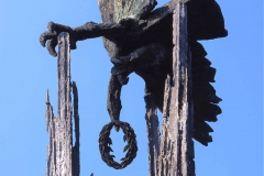 POMNIK LOTNIKÓW POLSKICH POLEGŁYCH NA WSZYSTKICH FRONTACH II WOJNY ŚWIATOWEJ, 1989, detal