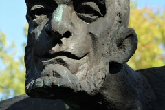 POMNIK PIWNICY POD BARANAMI, 2000, Piotr Skrzynecki