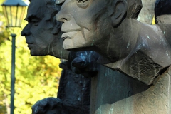 POMNIK PIWNICY POD BARANAMI, 2000, Czesław Miłosz