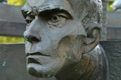 POMNIK PIWNICY POD BARANAMI, 2000, Zbigniew Łagocki