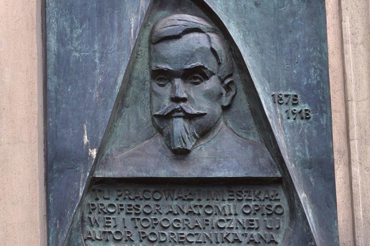 TABLICA POŚWIĘCONA ADAMOWI BOCHENKOWI, 1985, brąz, Kraków