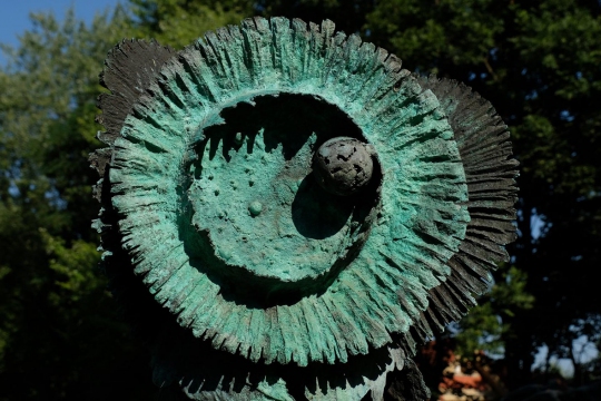 SŁONECZNIKI VAN GOGHA, 1996, brąz