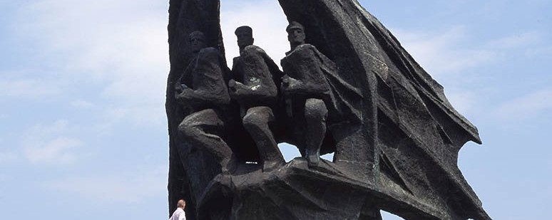 MONUMENT TO THE POLISH SOLDIERS, 1978, bronze 19 m, Katowice