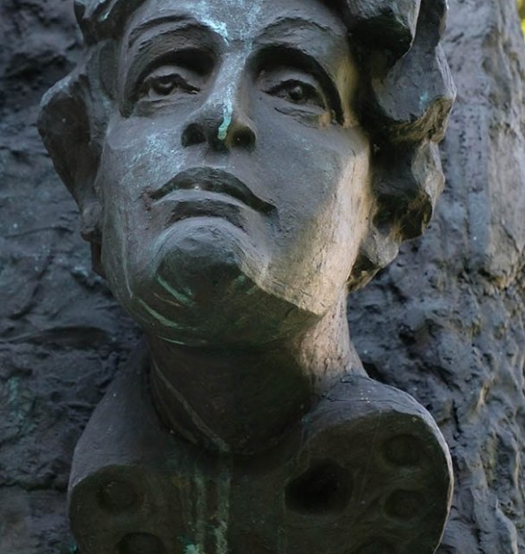 MONUMENT TO PIWNICA POD BARANAMI, 2000, Magdalena Pruszyńska