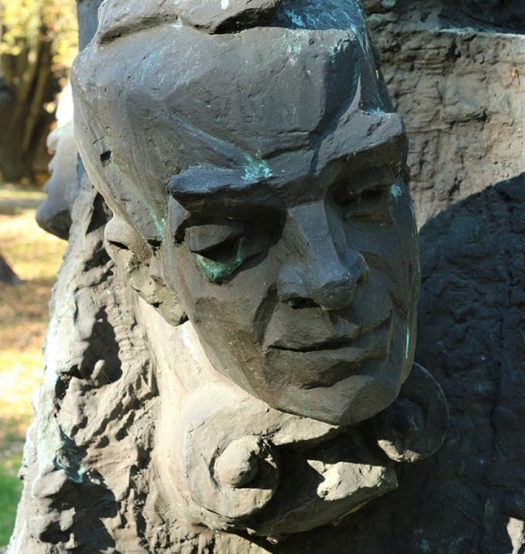 MONUMENT TO PIWNICA POD BARANAMI, 2000, Jerzy Pilitowski