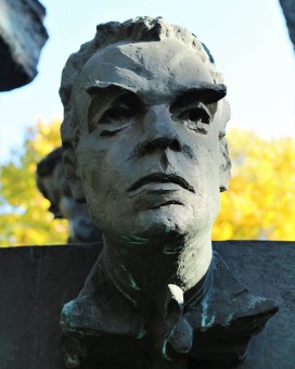 MONUMENT TO PIWNICA POD BARANAMI, 2000, Jan Kanty Pawluśkiewicz