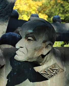 MONUMENT TO PIWNICA POD BARANAMI, 2000, Jerzy Turowicz