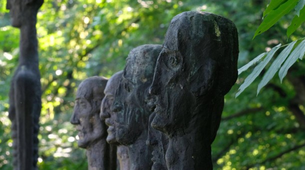 ŚCIANA ŚMIERCI, 1992, brąz, detal