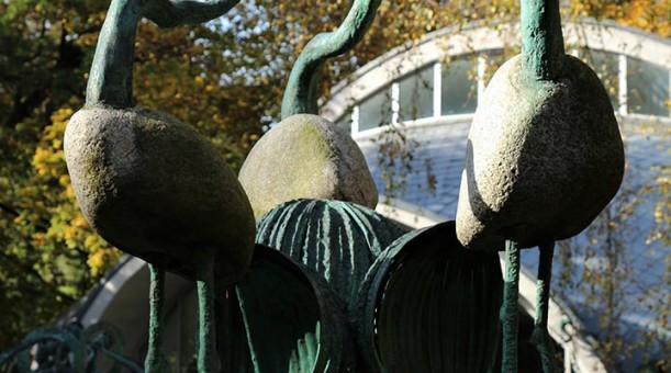 ŻURAWIE, 1992, granit, brąz