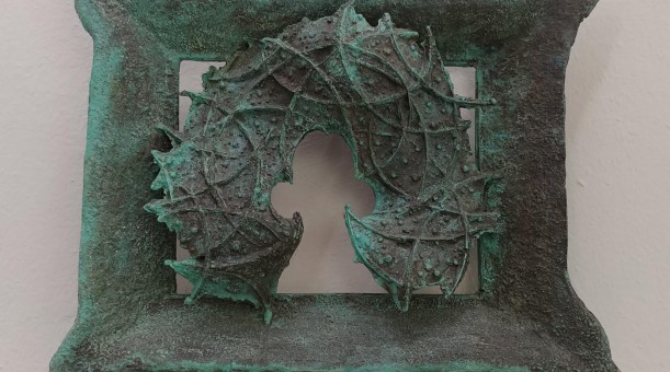 Z CYKLU OBRAZY RZEŹBIONE SKOŃCZONY NIEOGRANICZONY, 1994, brąz