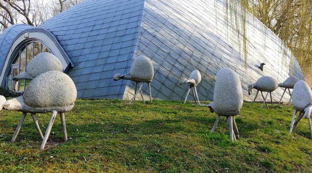 SHEEP BY THE BRONISŁAW CHROMY GALLERY, 1990, granite, aluminium